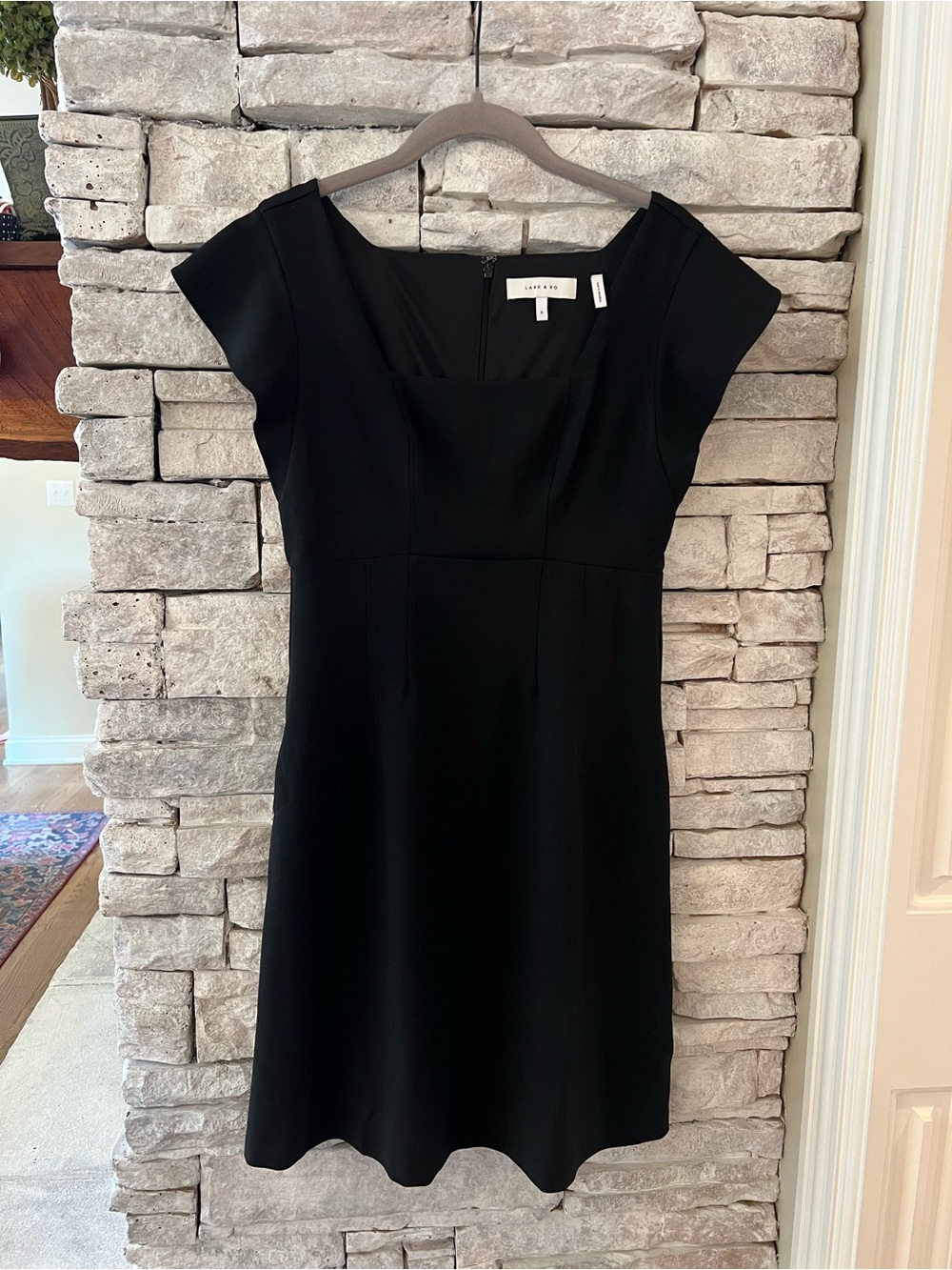 Lark & Ro Black Cap-Sleeve Midi Sheath Dress